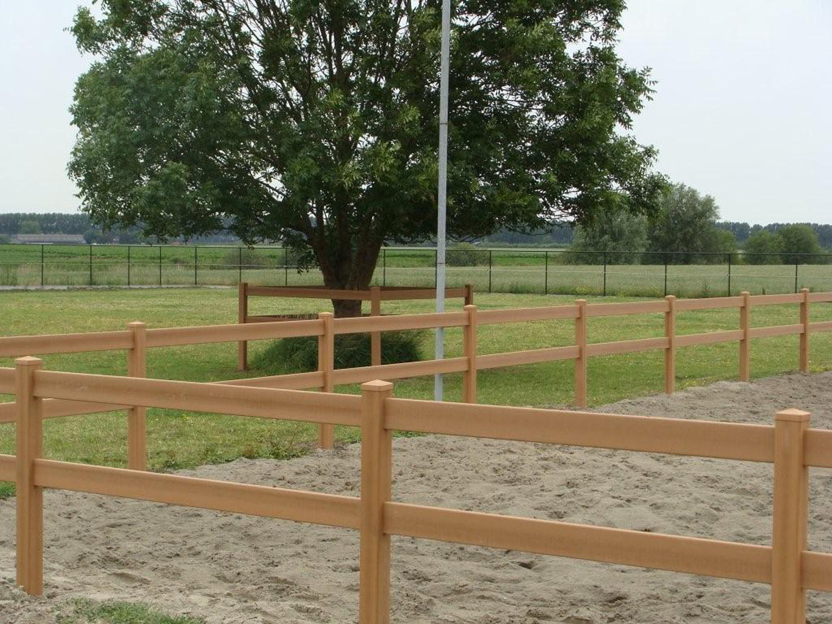 Kunststoff Zaun Holzoptik Reitplatz