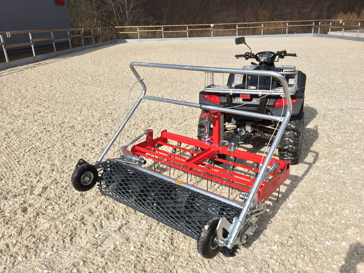 Reitbahnplaner floor care ahk mit Quad